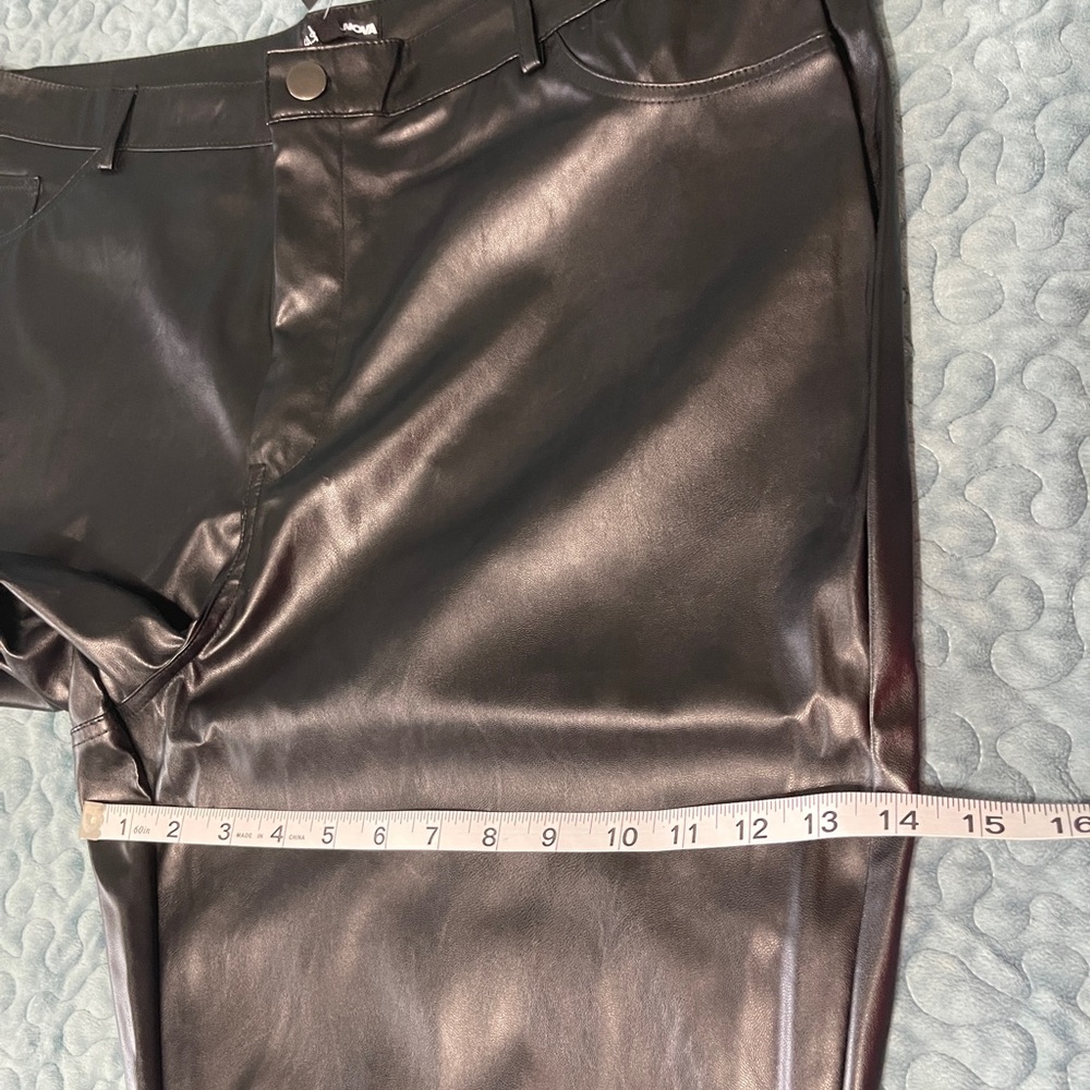 Fashion Nova Faux Leather Pants Size 3X  Black 5 Pocket - Picture 5 of 11